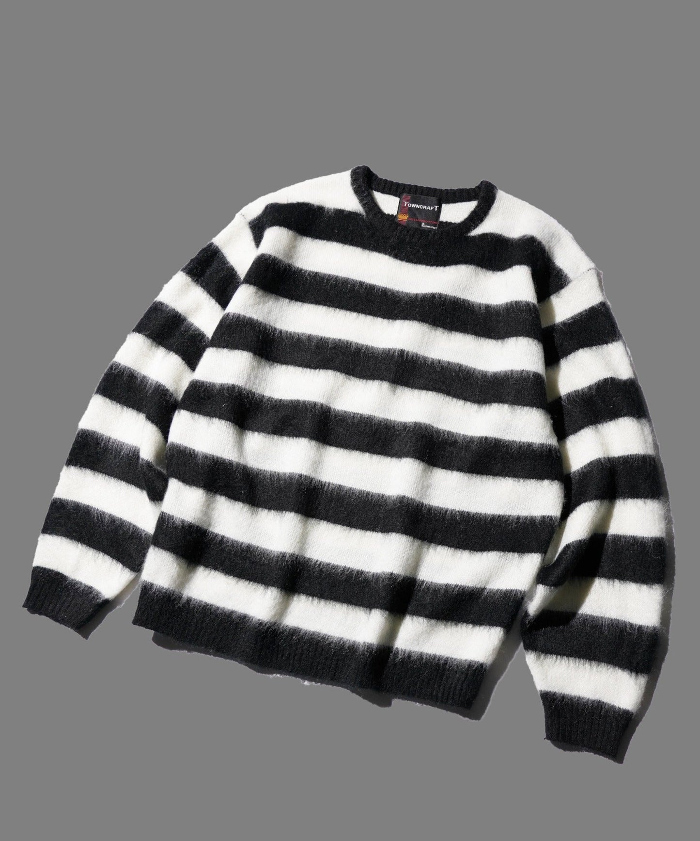 BORDER SHAGGY CREW SWEATER