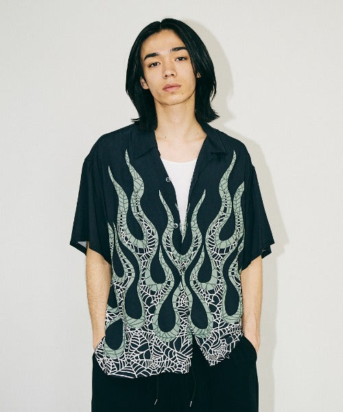 PRINTED LOOP COLLAR SS SHIRT