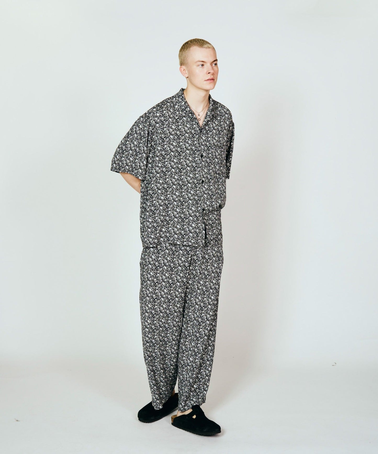 PRINTED BAGGY PANTS
