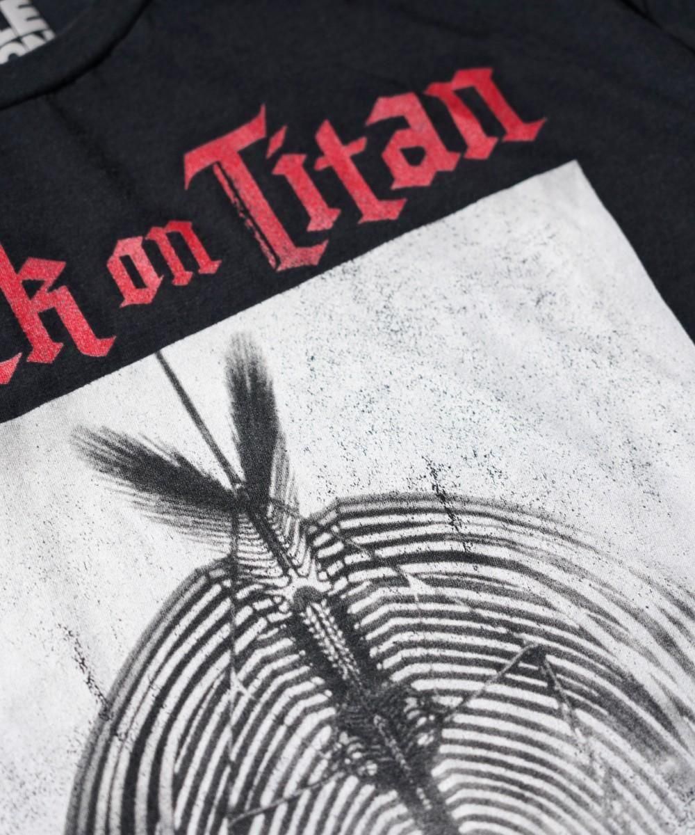 THRIFTY ANIME TEE "ATTACK ON TITAN"