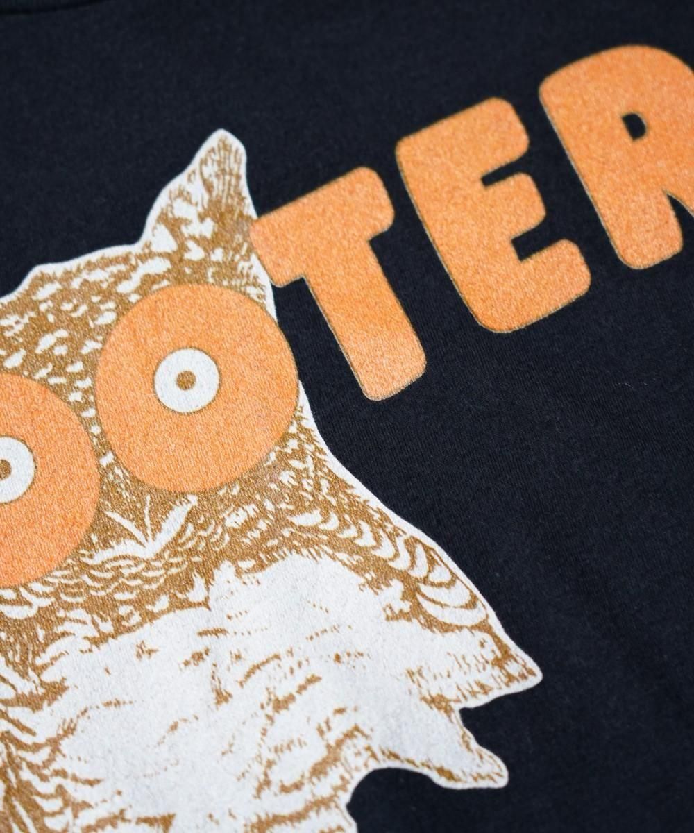 THRIFTY "HOOTERS" LOGO TEE