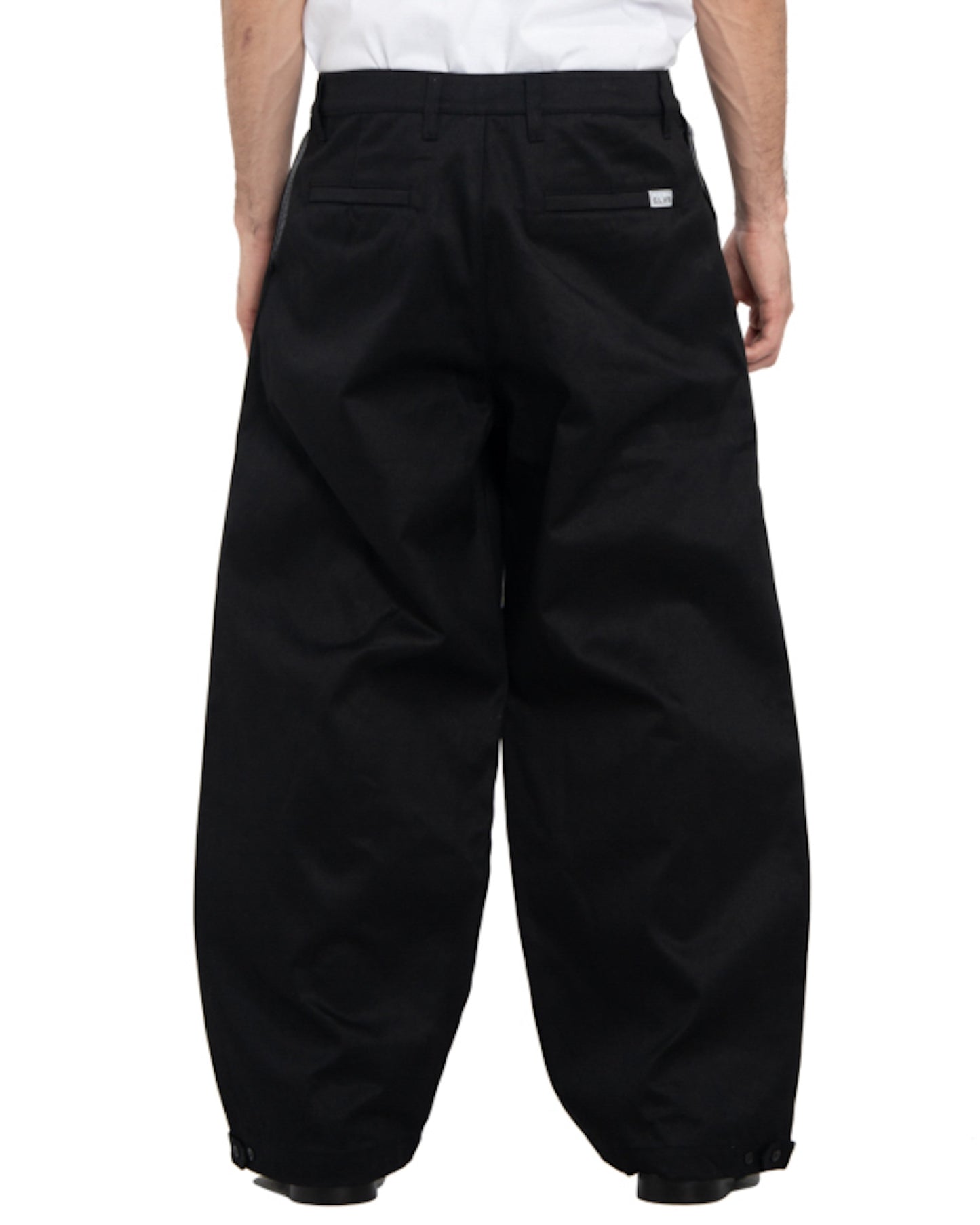 BLACK_04