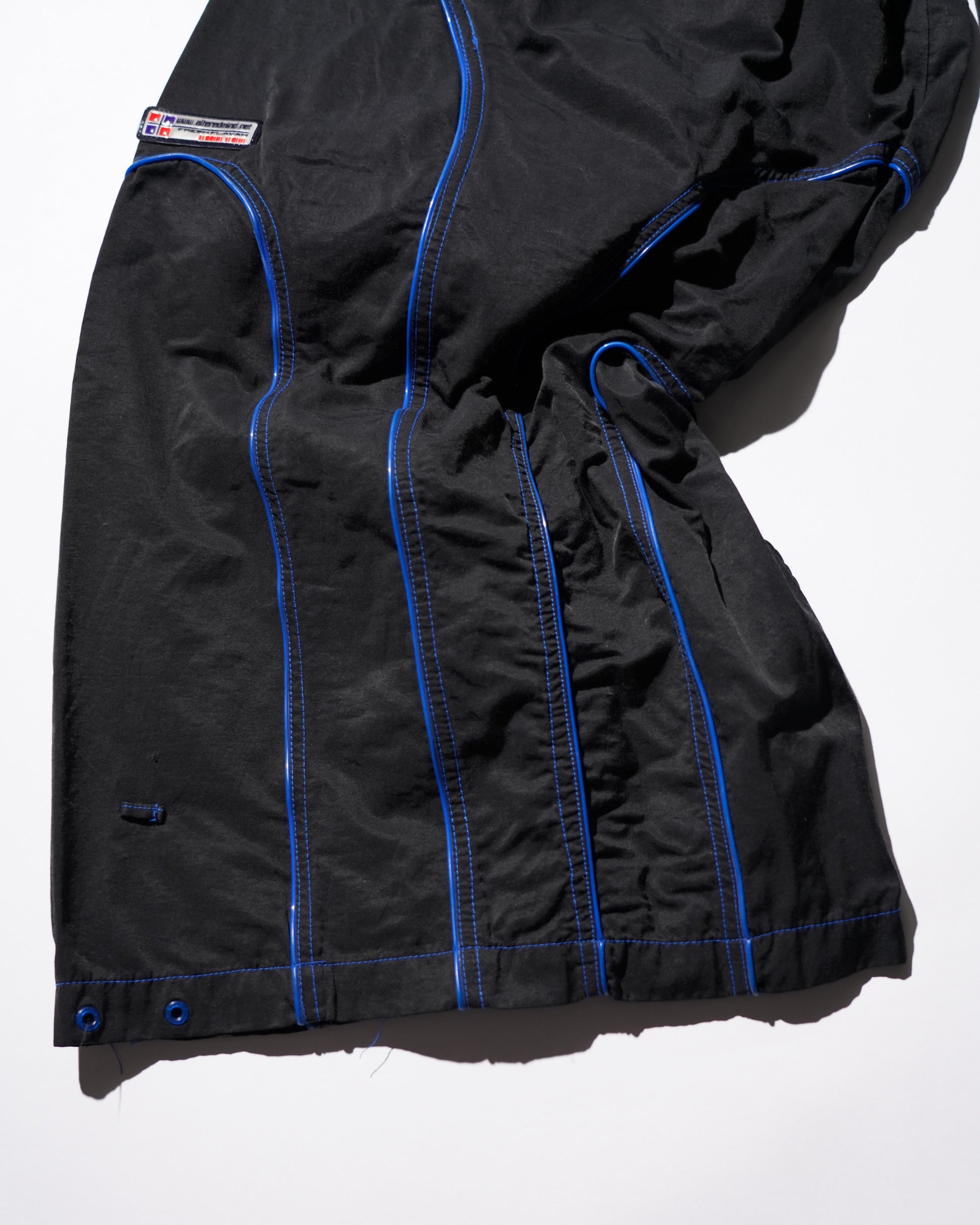BLACK_05