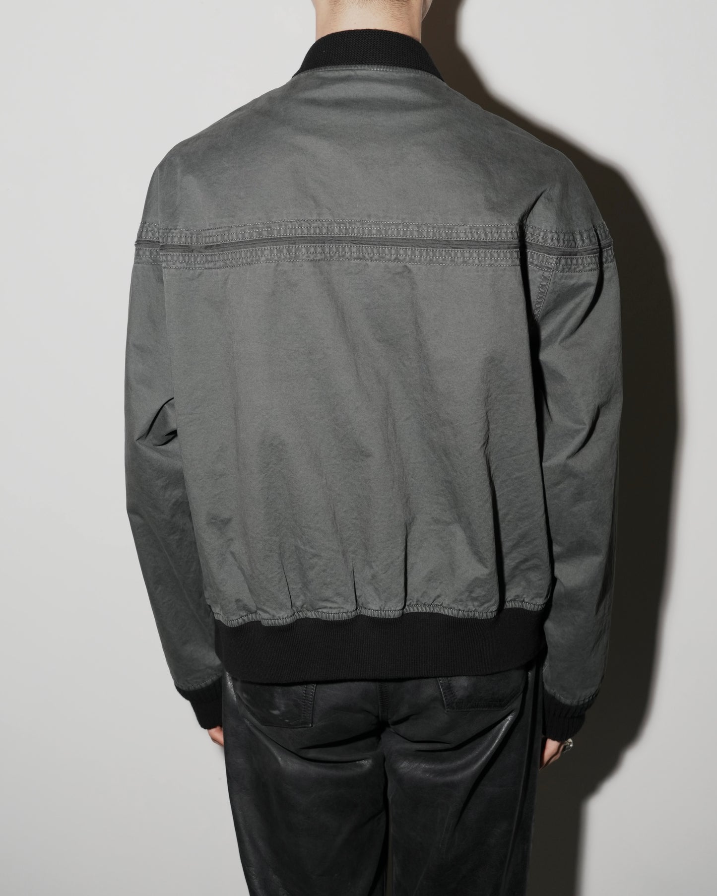 GRAY_05