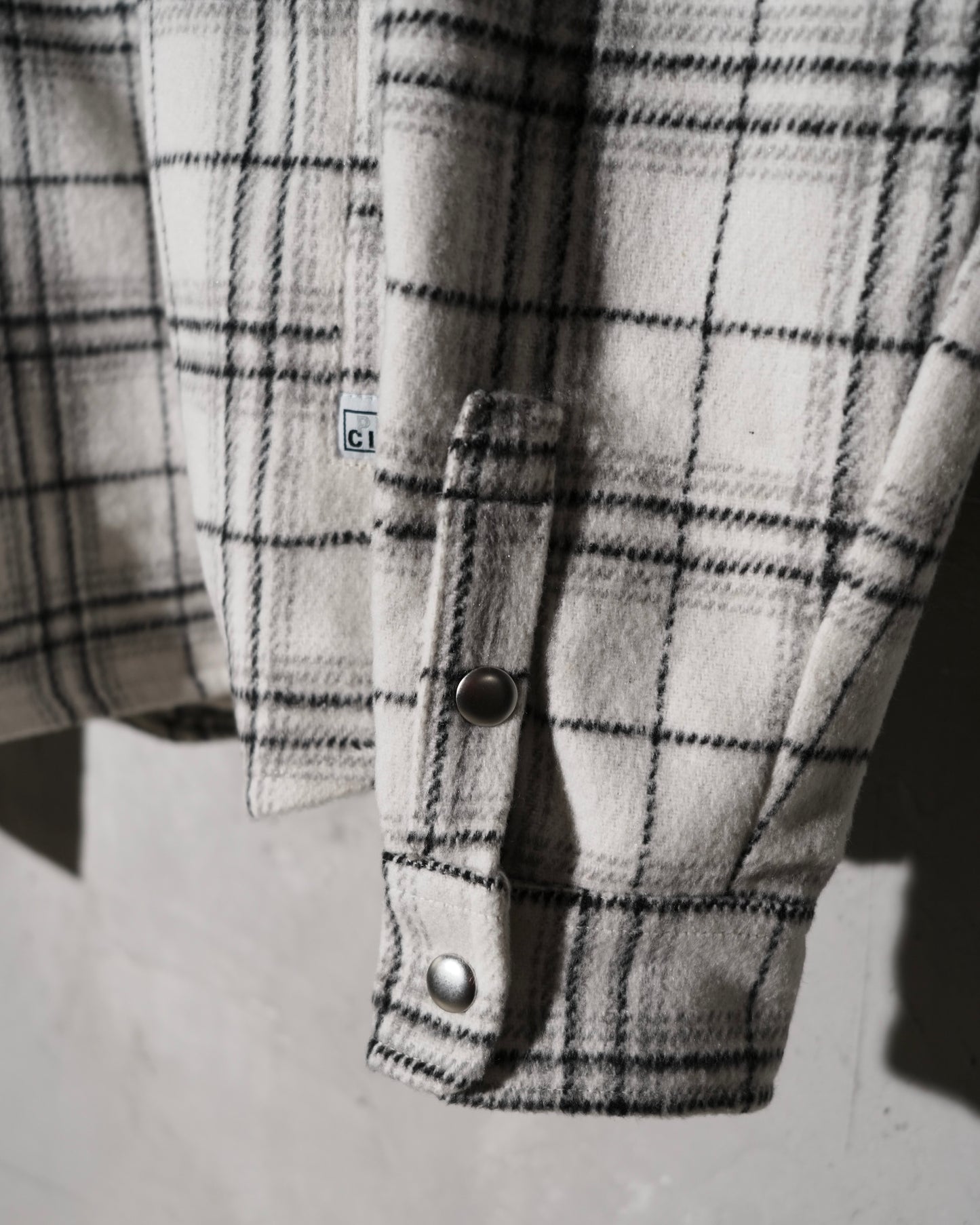 WHITE_PLAID_09