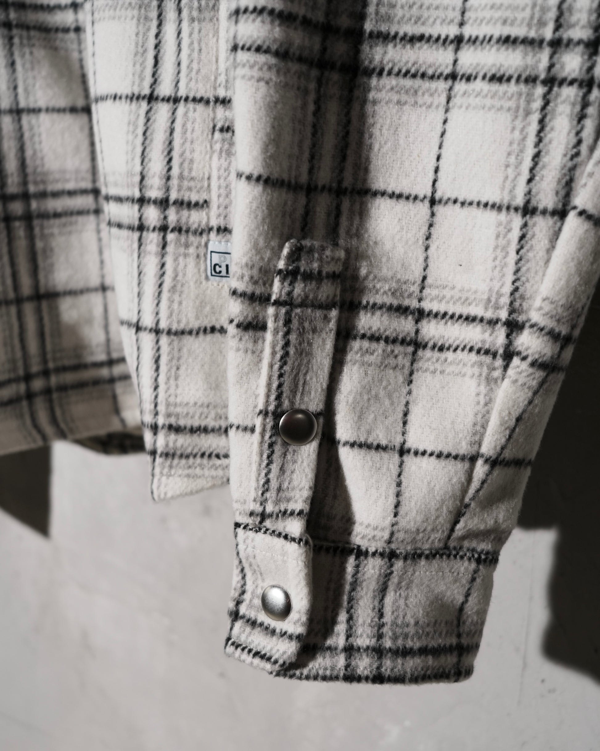 WHITE_PLAID_09