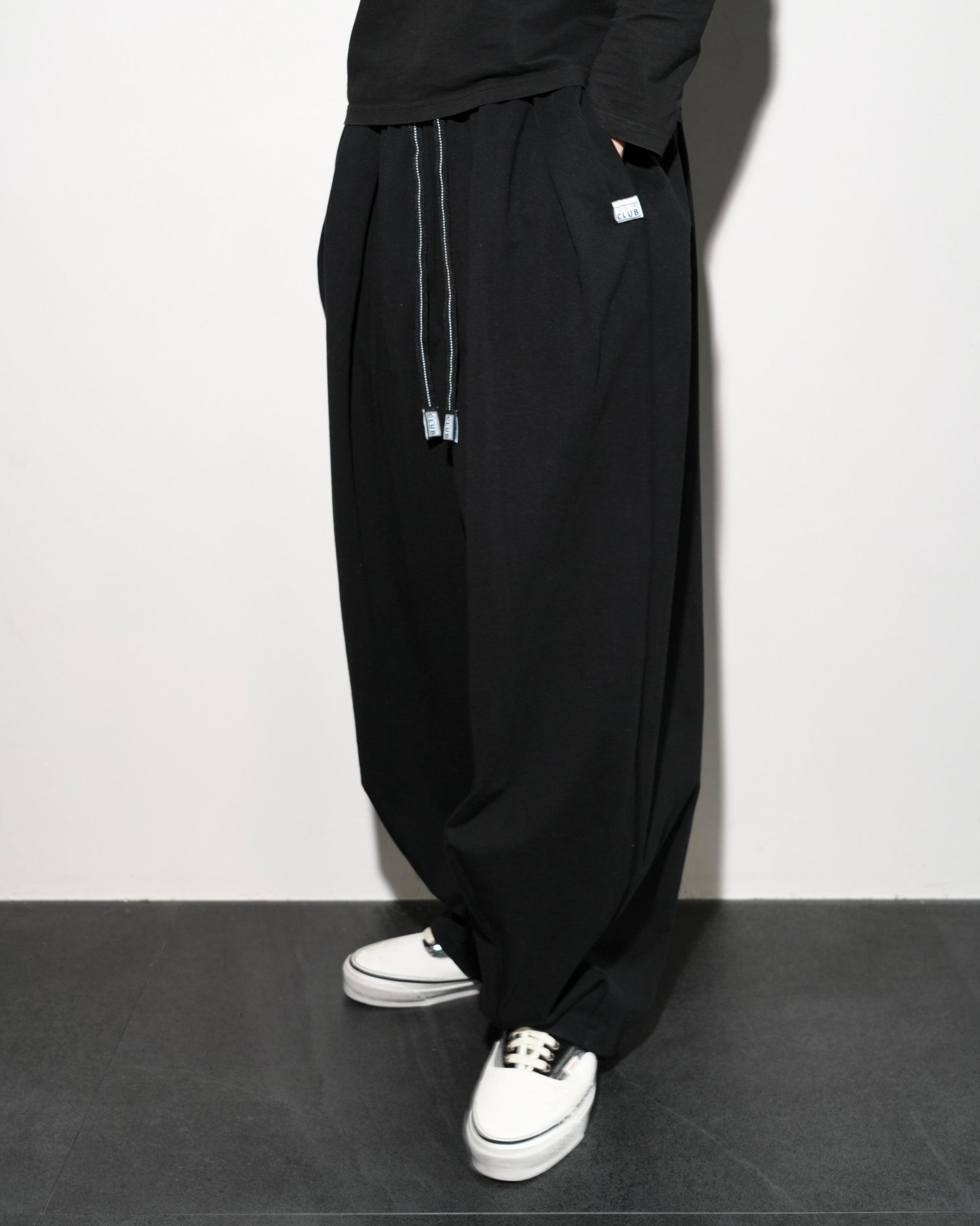 BLACK_04
