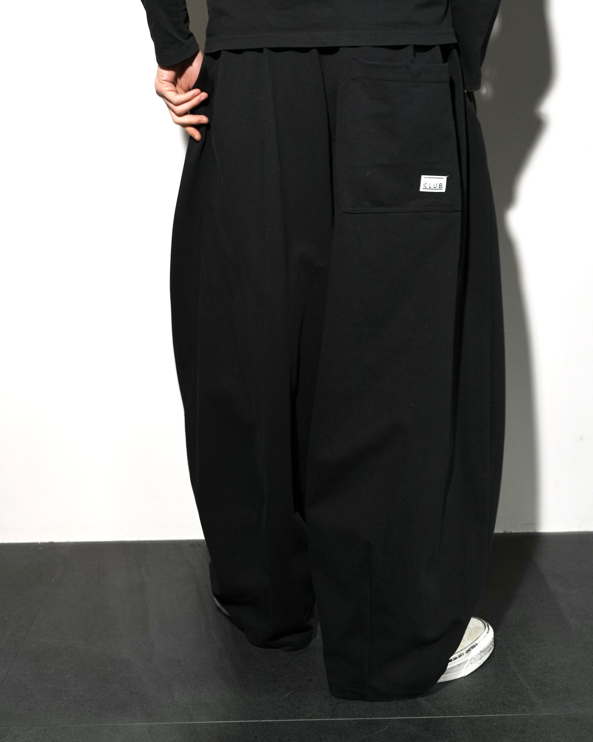 BLACK_05